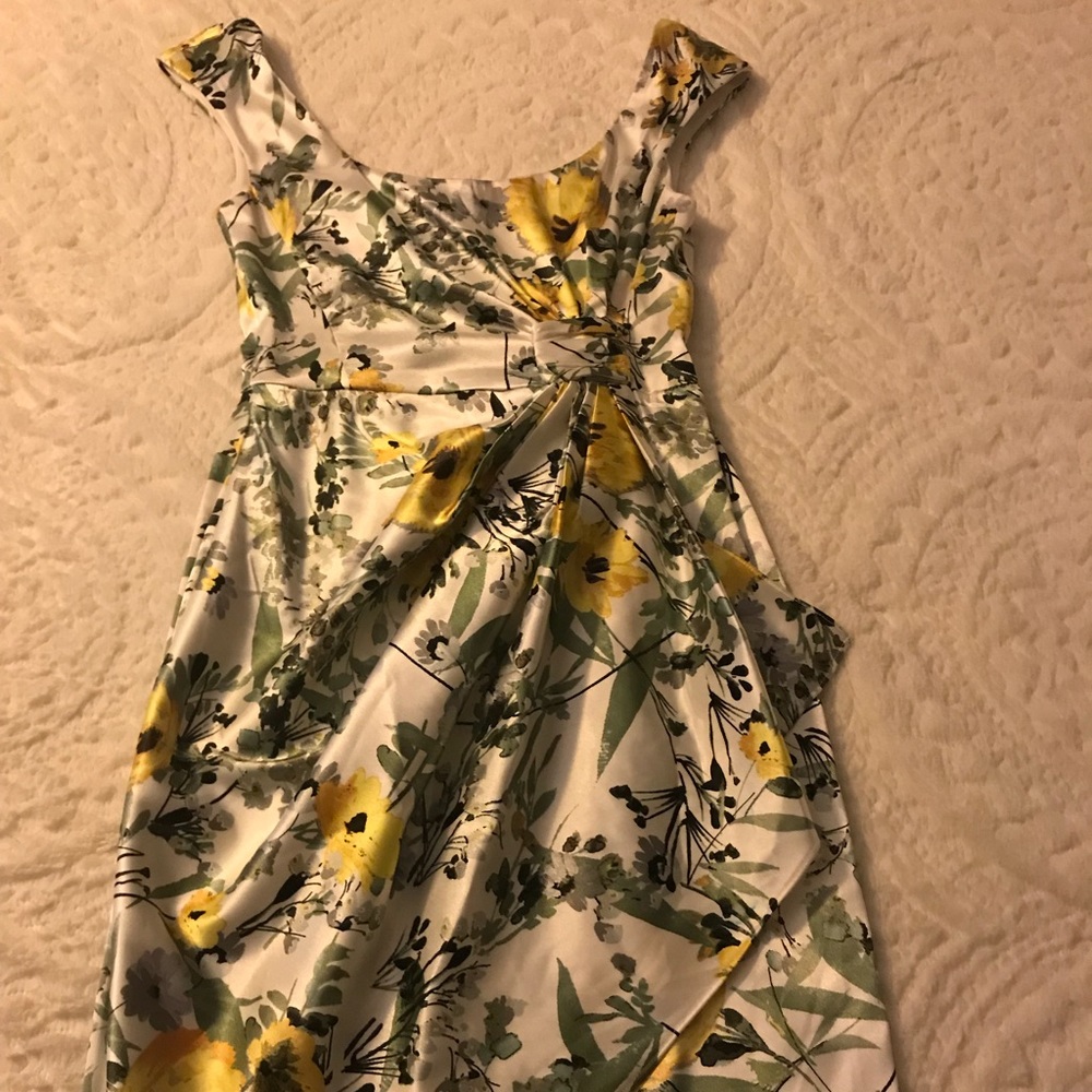 Maggy London floral dress size 4
